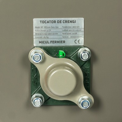 Poza Tocator crengi Micul Fermier MF-MO1009-S001-G01, motor benzina 15 CP, diametru maxim taiere 120mm, cu carlig de remorcare, pentru rumegus. Poza 43892