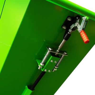 Poza Tocator crengi Micul Fermier MF-MO1010-S001-G01, motor benzina 15 CP, diametru maxim taiere 150 mm, cu carlig de remorcare, pentru rumegus. Poza 43904